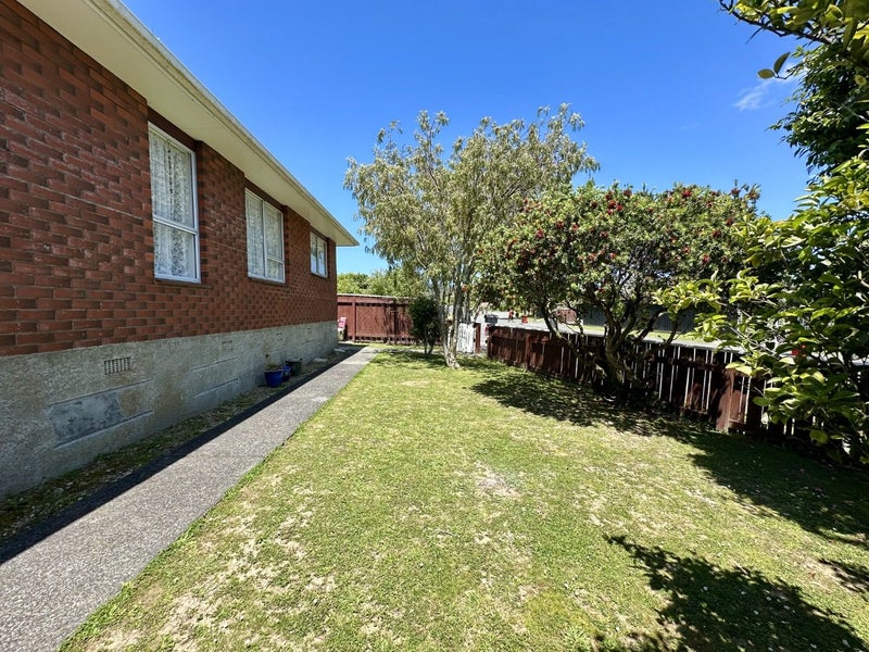 1/20 Roband Crescent, Brown Owl, Upper Hutt - Carousel 2
