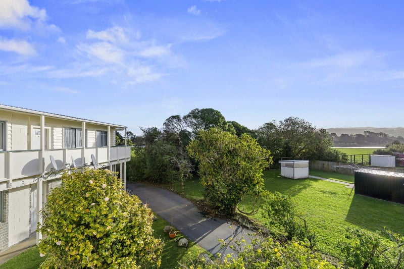 6/19 Pirie Crescent, Moera, Lower Hutt - Carousel 18
