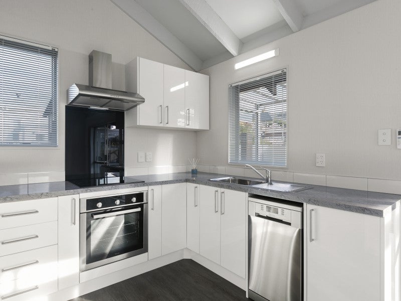 86C Neville Street, Caversham, Dunedin - Carousel 2