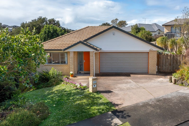 17 Woodridge Avenue, Northcross, Auckland - Carousel 1