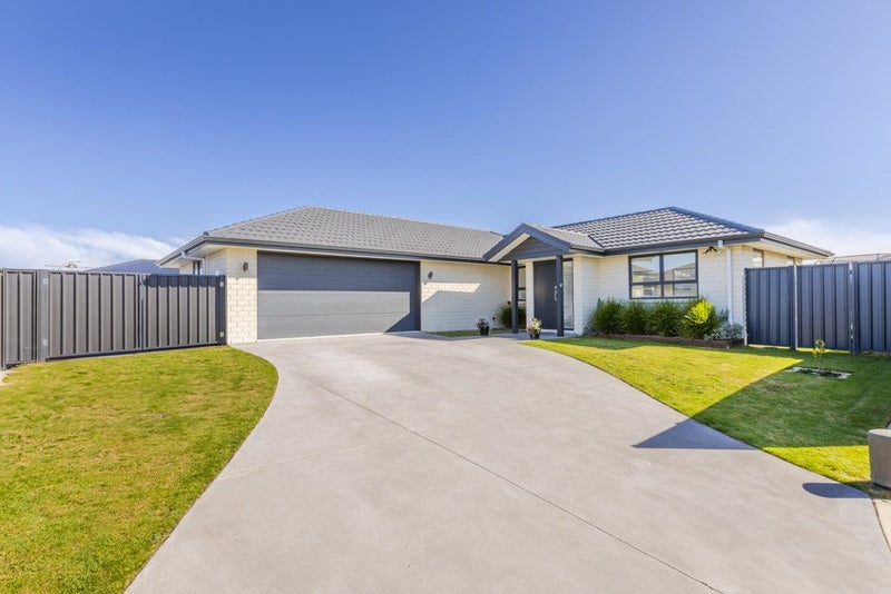 8 Meech Way, Frimley, Hastings - Carousel 21