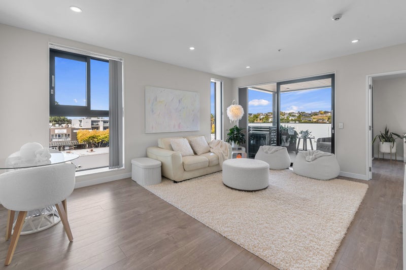 311/4 Bute Road, Browns Bay, Auckland - Carousel 1