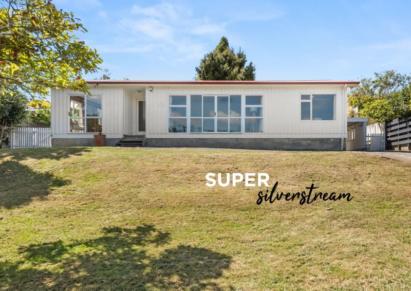 23 Dowling Grove, Silverstream, Upper Hutt - Carousel 1