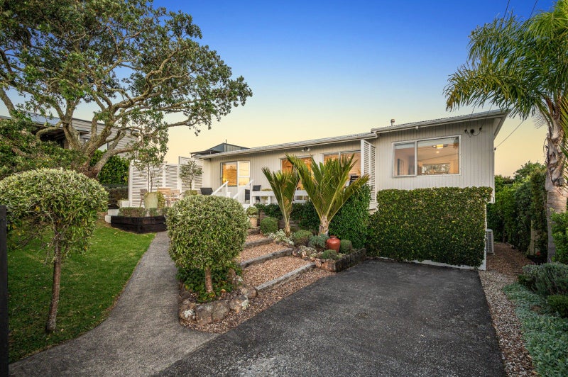 11 Hauraki Road, Oneroa, Waiheke Island - Carousel 1