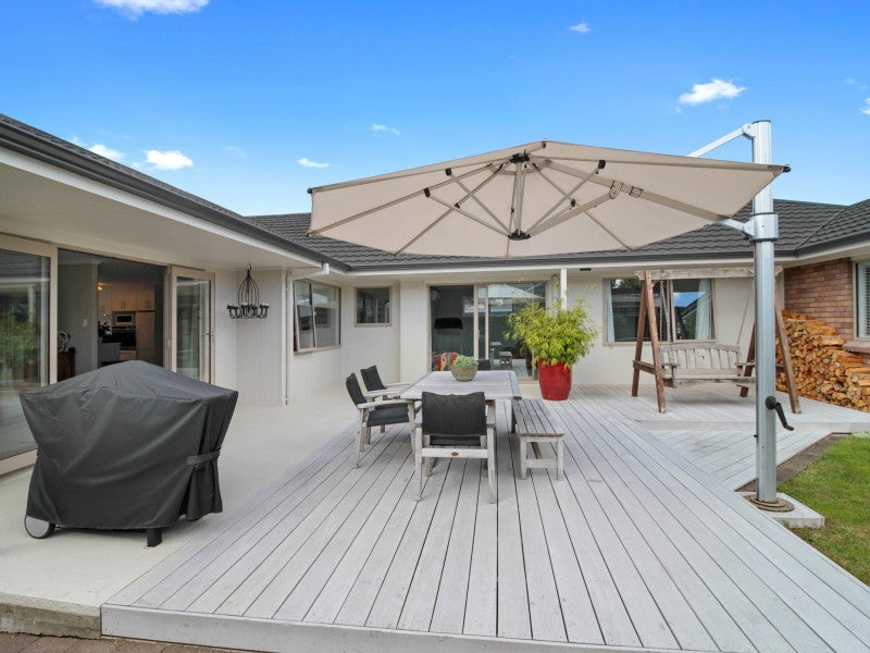 131 Harrowfield Drive, Harrowfield, Hamilton - Carousel 1