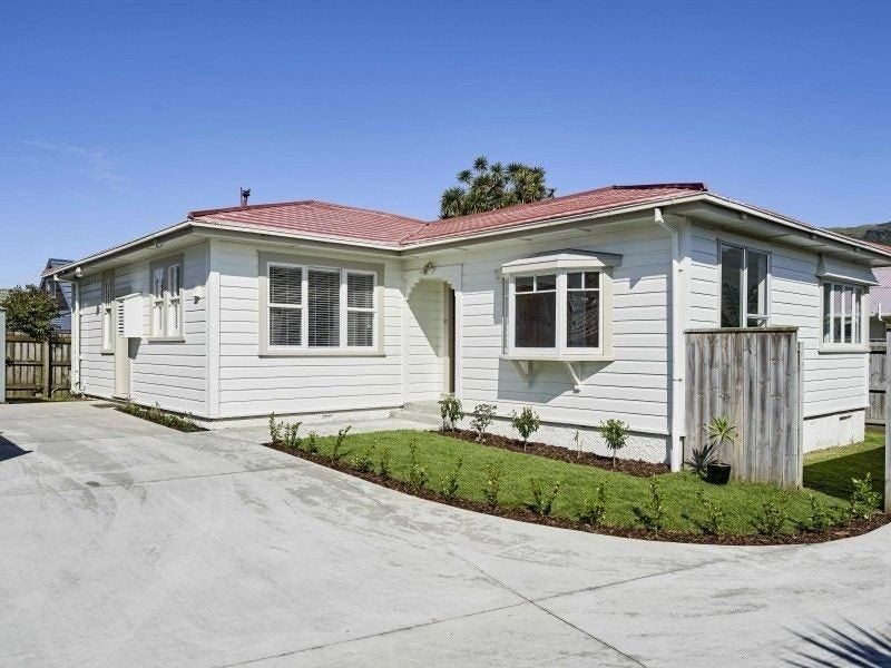 57 Ranui Terrace, Tawa, Wellington - Carousel 1