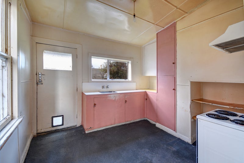 11 Rutherford Street, Caversham, Dunedin - Carousel 2