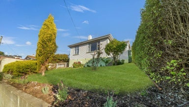 22B Hull Street, South Hill, Oamaru - Carousel 1