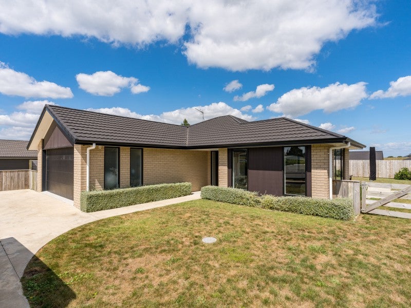 87 Whitmore Street, Kihikihi, Te Awamutu - Carousel 1