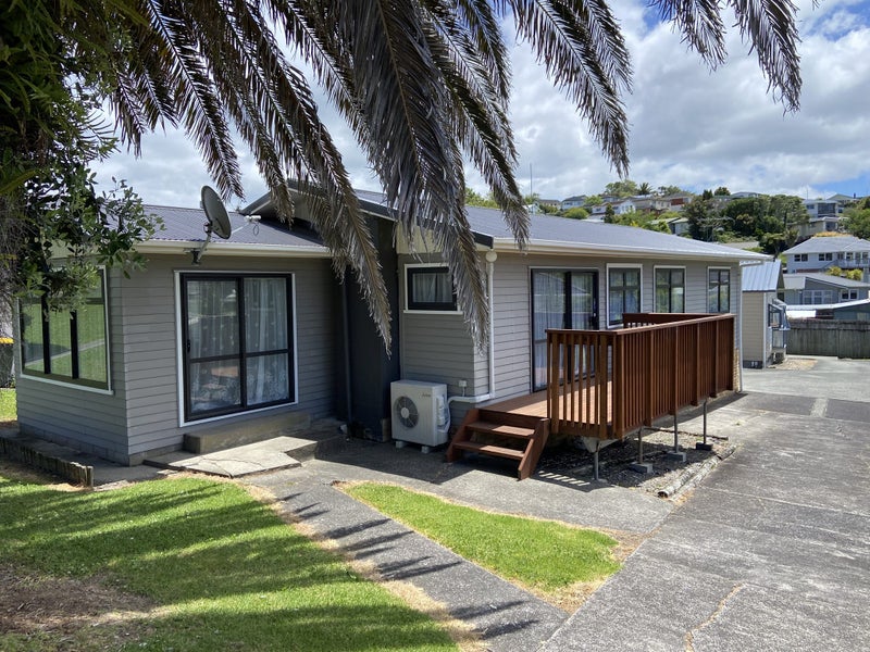 9 Wykeham Place, Glenfield, Auckland - Carousel 1