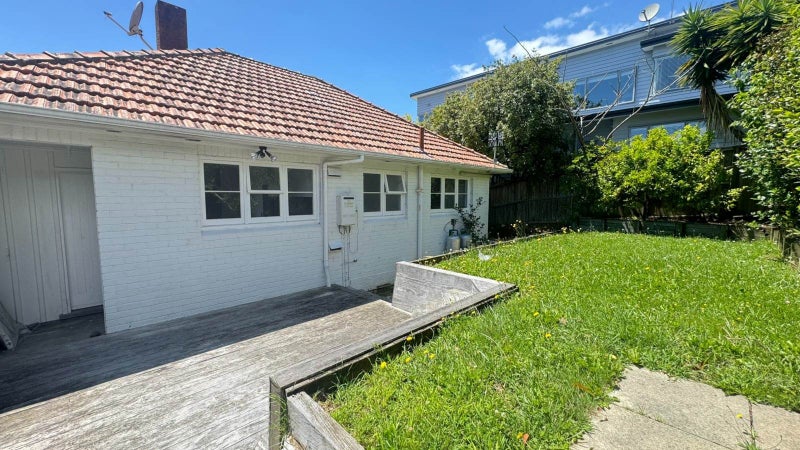 14 Kurahaupo Street, Orakei, Auckland - Carousel 2