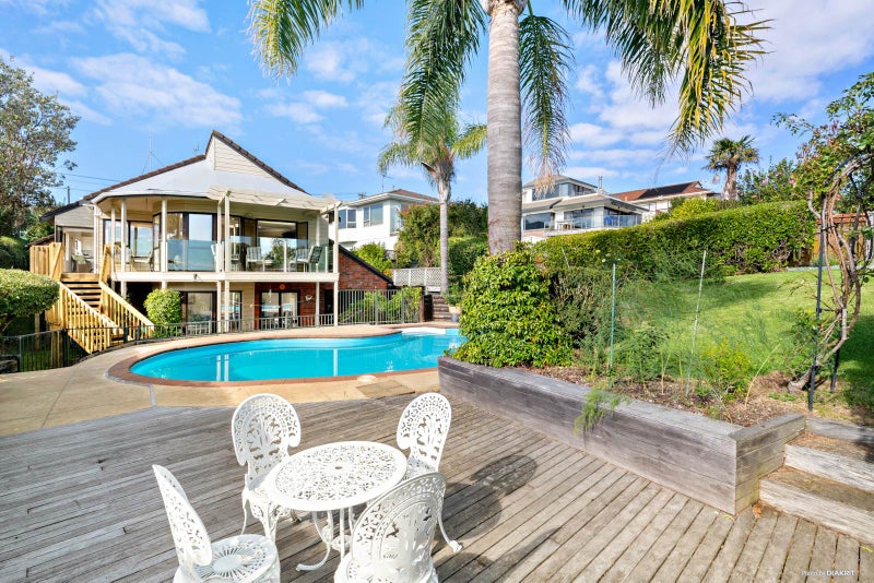 10 De Luen Avenue, Tindalls Beach, Whangaparaoa - Carousel 2