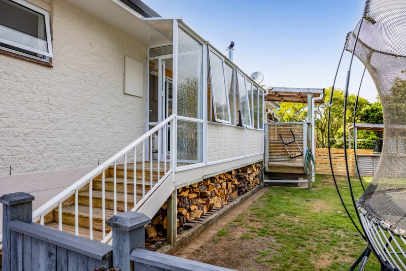 12 Rennell Street, Frankleigh Park, New Plymouth - Carousel 32