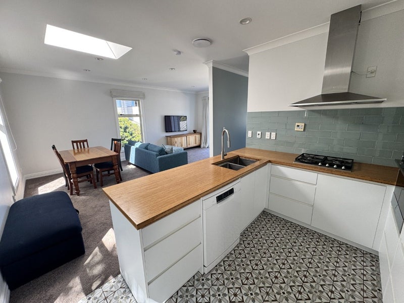 37A Mana Street, Vogeltown, Wellington - Carousel 2