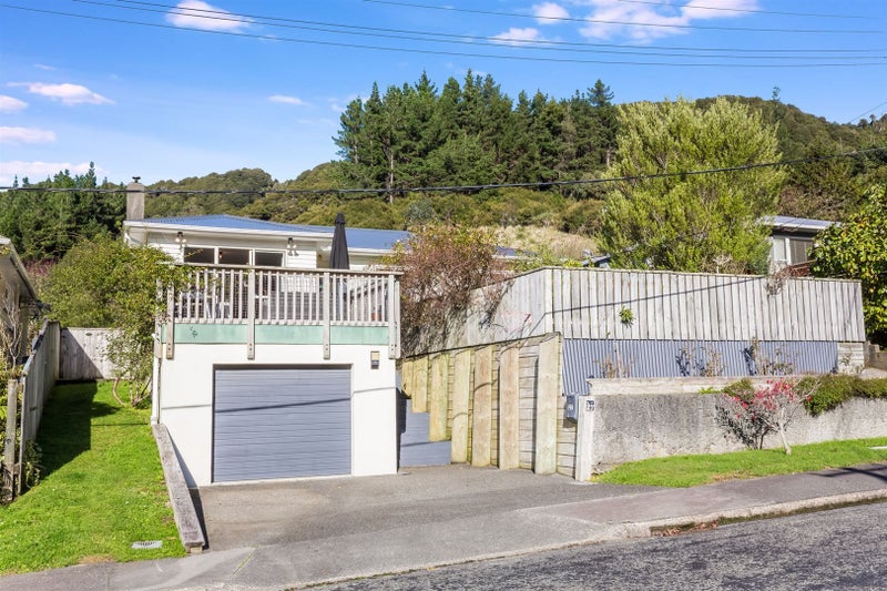 27 Gardiner Grove, Wainuiomata, Lower Hutt - Carousel 2