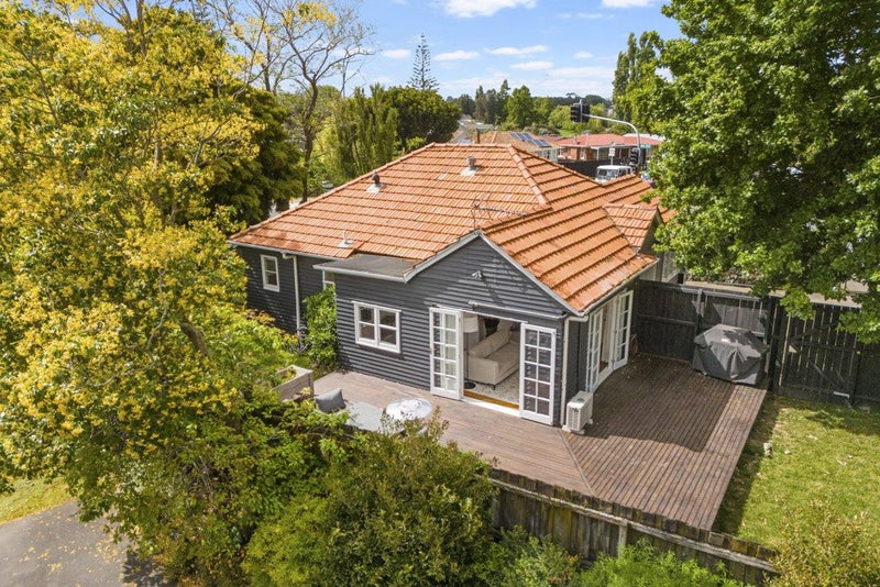 1B Miller Road, Mangere Bridge, Auckland - Carousel 1