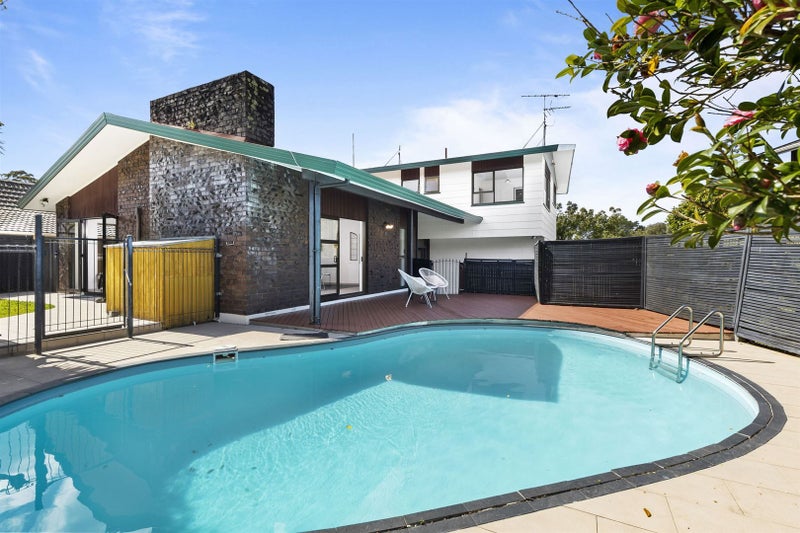 65 Stapleford Crescent, Browns Bay, Auckland - Carousel 1