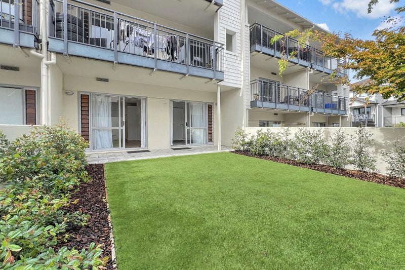 3A/71 Spencer Road, Oteha, Auckland - Carousel 1