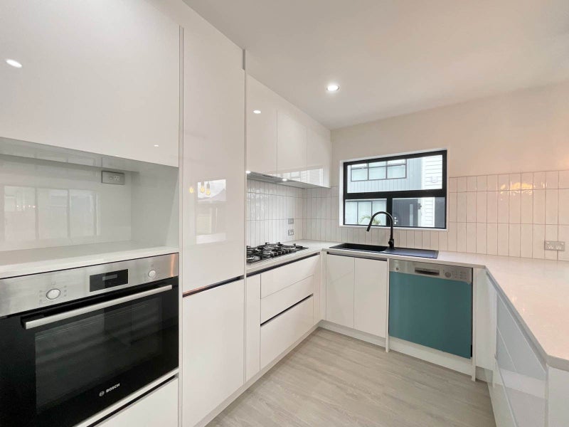 27B Ben Lora Place, Mangere East, Auckland - Carousel 2