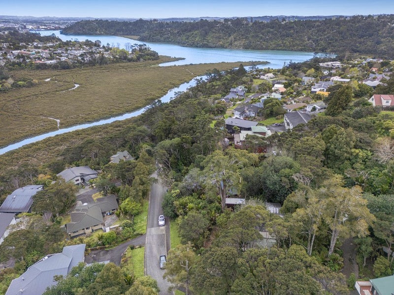 100 Pemberton Avenue, Bayview, Auckland - Carousel 16