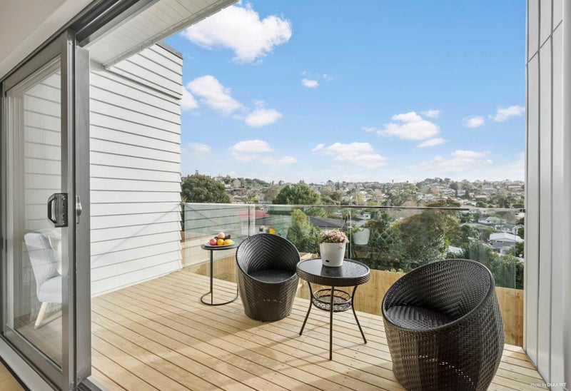 3/28 Ludlow Terrace, Totara Vale, Auckland - Carousel 1