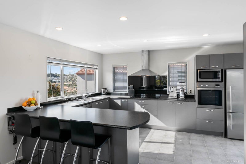 868A East Coast Road, Northcross, Auckland - Carousel 2