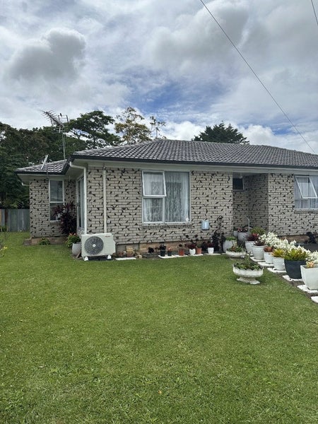 8 Carey Place, Otara, Auckland - Carousel 2