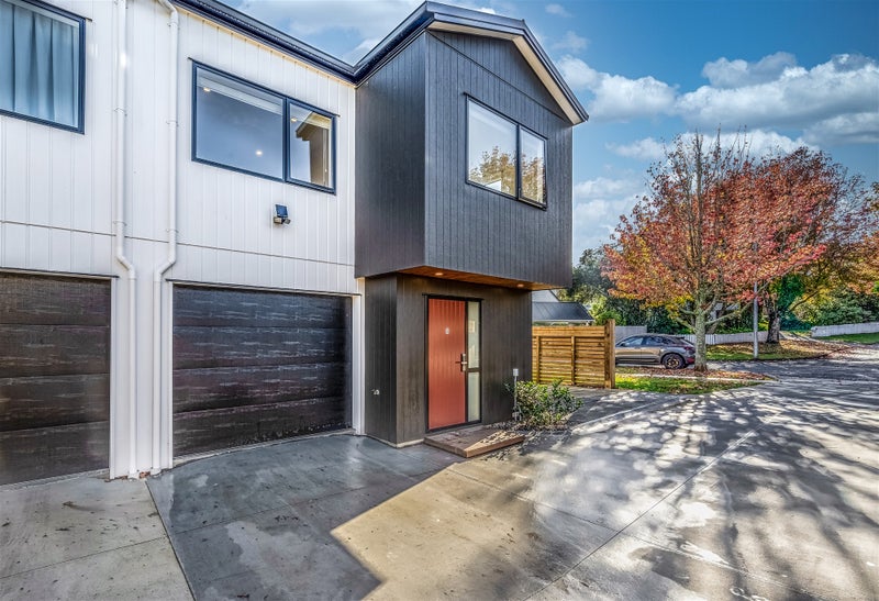 8A Orinda Close, Botany Downs, Auckland - Carousel 1