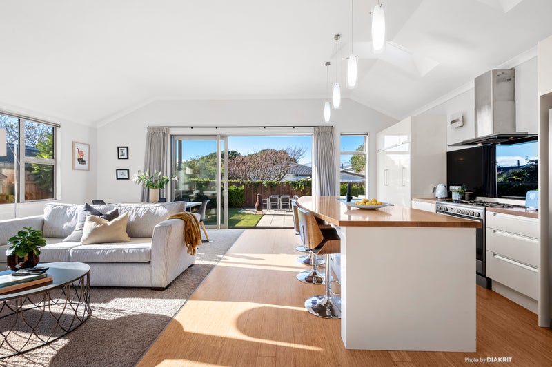 21 Ferry Street, Seatoun, Wellington - Carousel 1