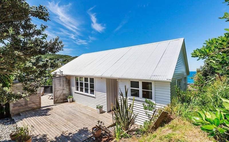 35A Happy Valley Road, Owhiro Bay, Wellington - Carousel 1