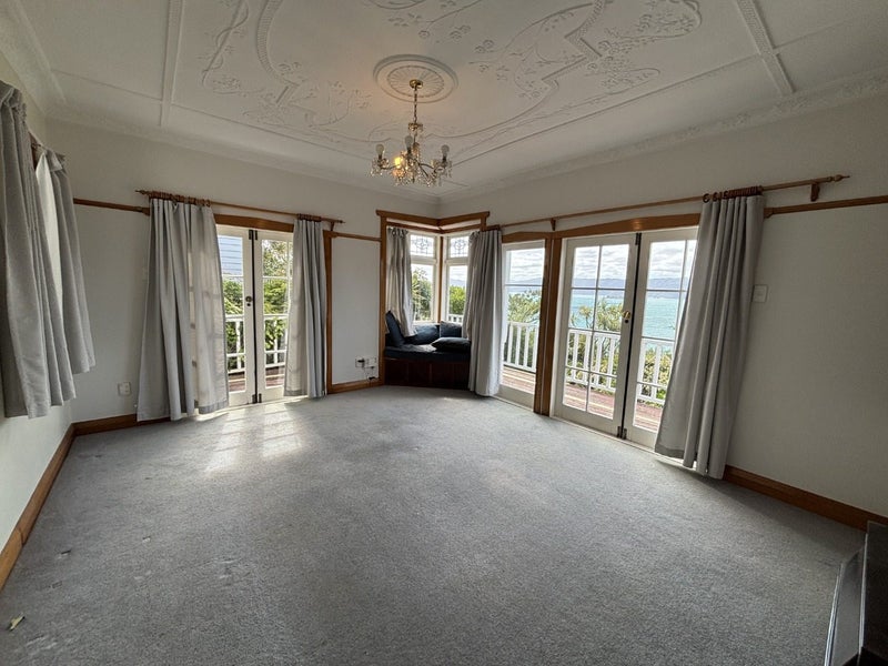 30 Napier Street, Karaka Bays, Wellington - Carousel 2