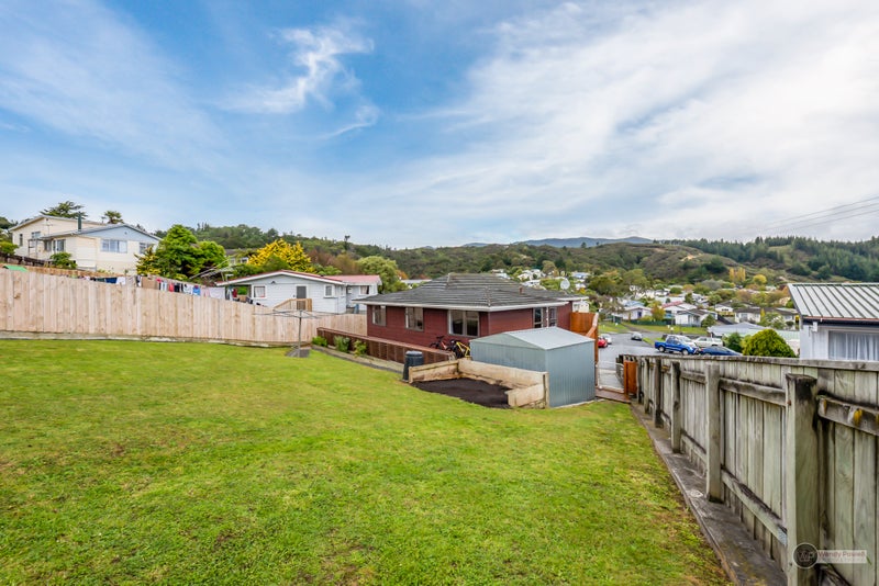 30 Blueberry Grove, Timberlea, Upper Hutt - Carousel 1