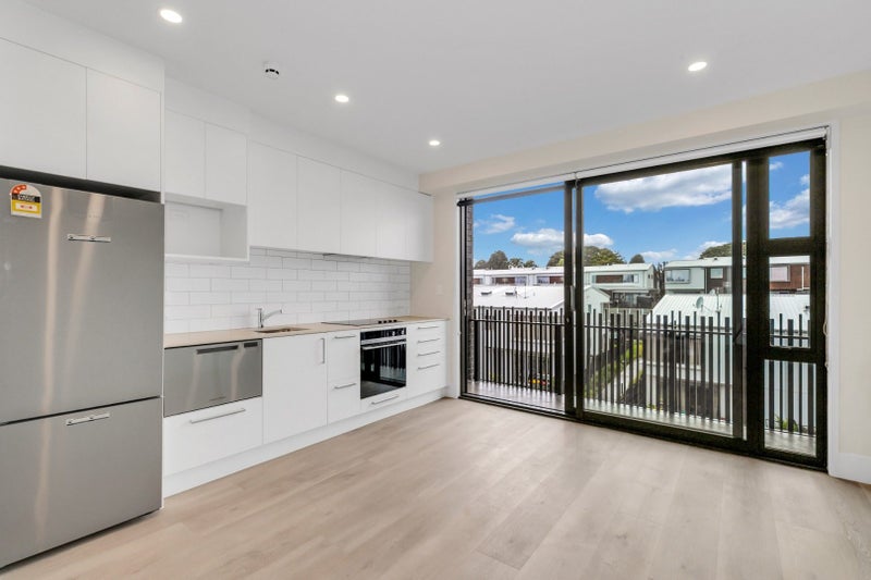 206/11 Hinaki Street, Point England, Auckland - Carousel 1