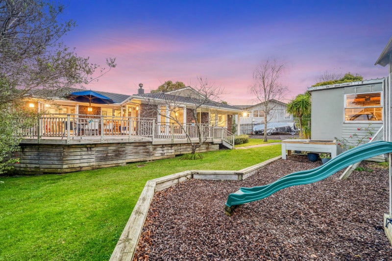 32 Harford Place, Pakuranga Heights, Auckland - Carousel 1