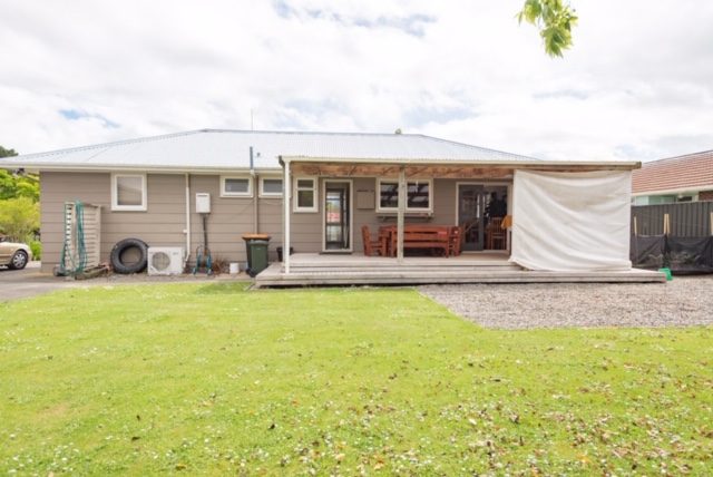 15 Egmont Place, Westbrook, Palmerston North - Carousel 2