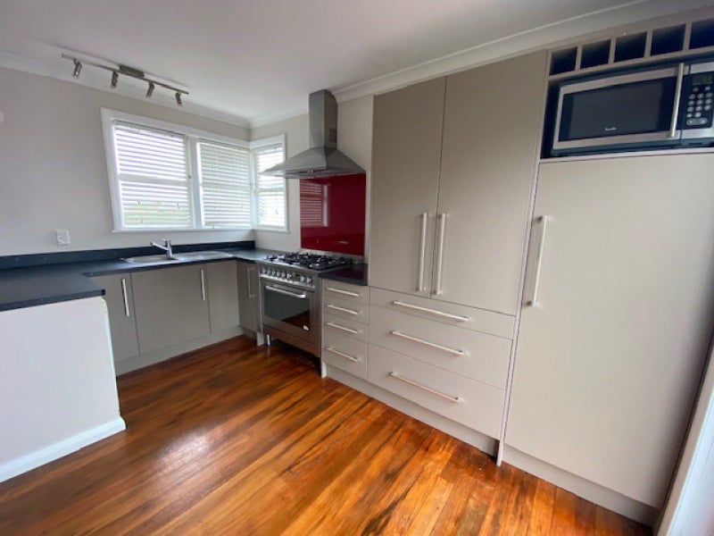 38 Paisley Street, Awapuni, Palmerston North - Carousel 2
