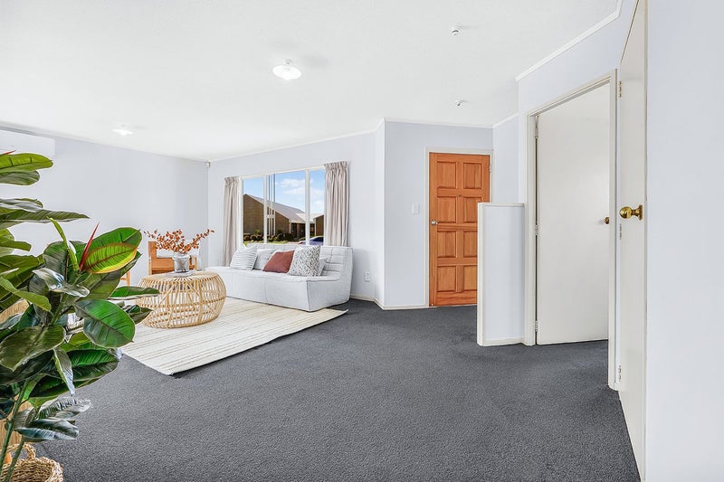 5 Admiral Crescent, Flagstaff, Hamilton - Carousel 2