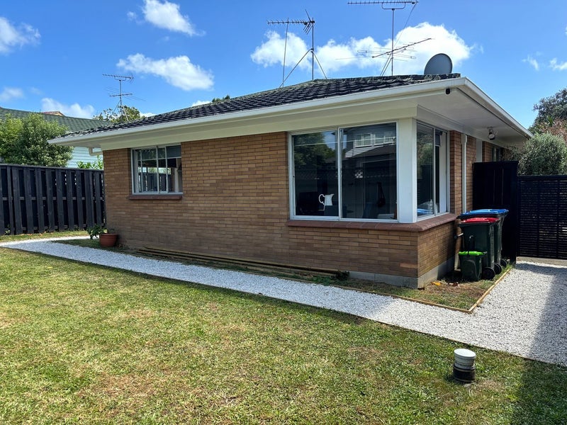 54A Swainston Road, St Johns, Auckland - Carousel 1