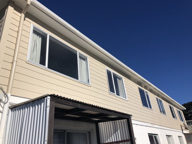2/192 Onepu Road, Lyall Bay, Wellington - Carousel 1