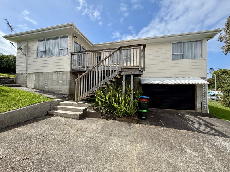 4 Athenic Avenue, Lynfield, Auckland - Carousel 1