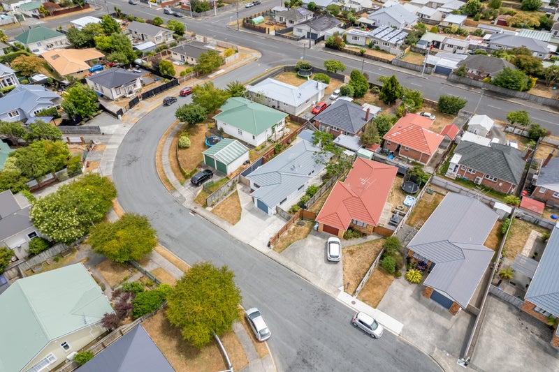 20 Phar Lap Grove, Trentham, Upper Hutt - Carousel 25