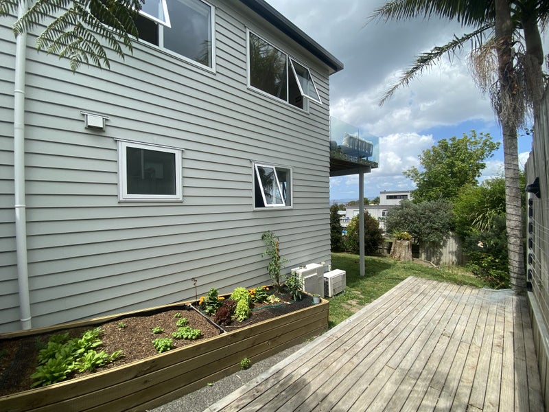 13A Sea Vista Avenue, Beach Haven, North Shore City - Carousel 19