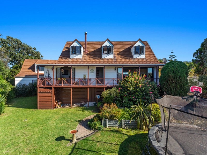 25 The Glebe, Coastlands, Whakatane - Carousel 1