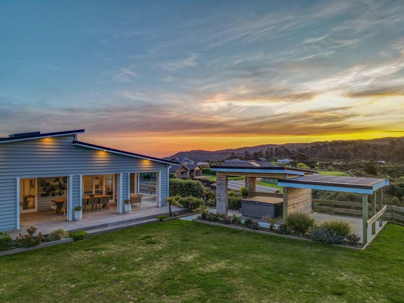 211 Fairview Drive, Birchville, Upper Hutt - Carousel 2