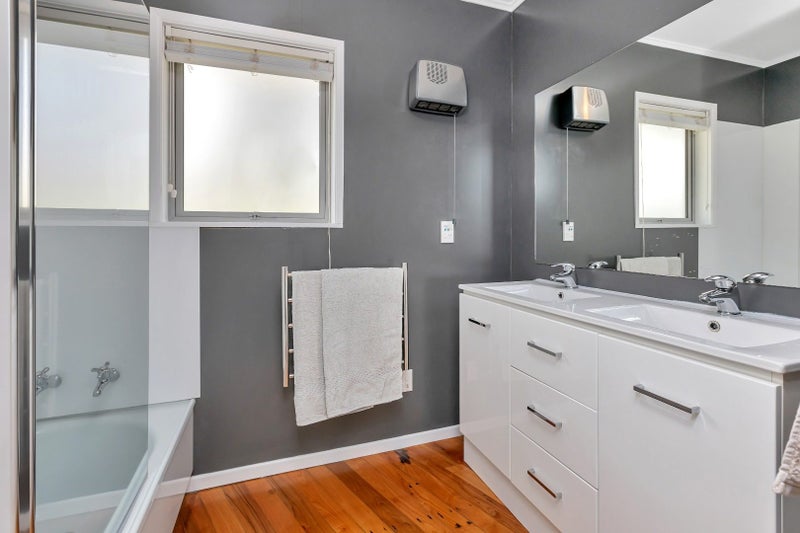 35 CARR ST, KAMO, WHANGAREI - Carousel 10