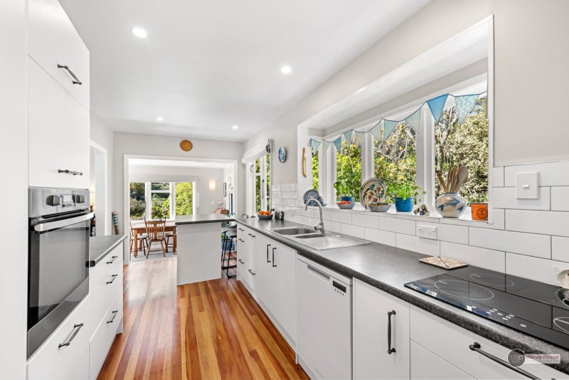 52 Elmslie Road, Pinehaven, Upper Hutt - Carousel 2