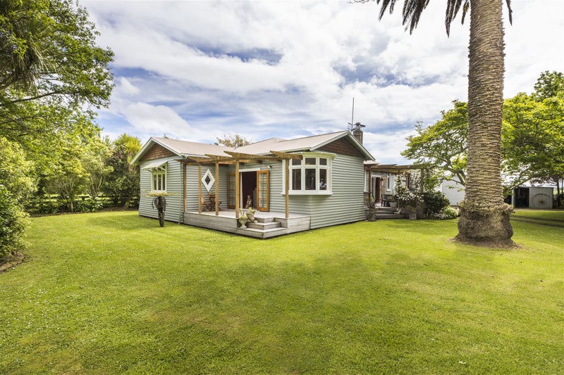 1394 Kairanga Bunnythorpe Road, Palmerston North - Carousel 1