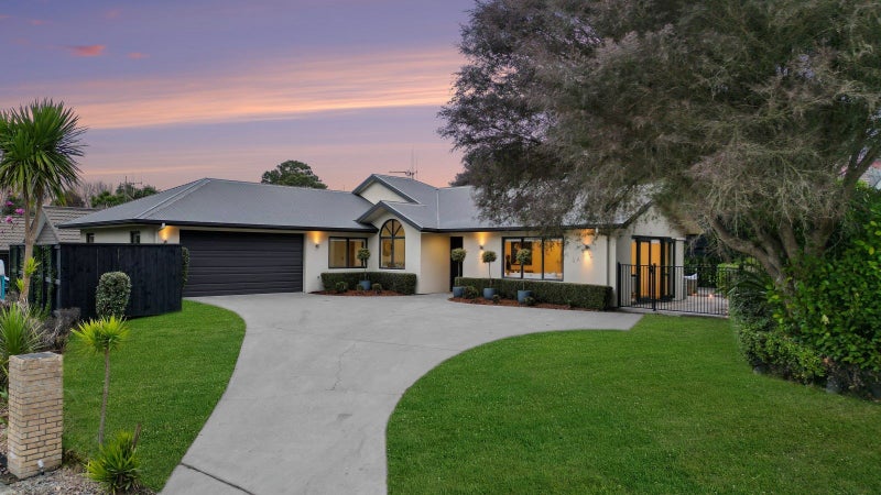 12 Cabernet Close, Rototuna, Hamilton - Carousel 1