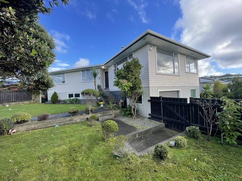 26 Maple Grove, Maungaraki, Lower Hutt - Carousel 1
