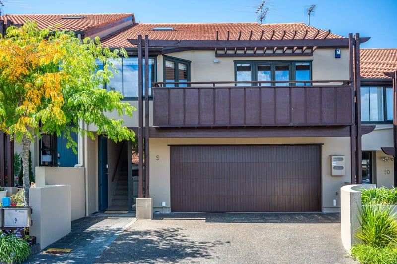 9/8 Tobago Place, Sunnynook, Auckland - Carousel 1